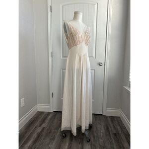 Vintage Vanity Fair Lace Nylon GOWN Long Slip Nightgown Lingerie Dress M-L Pink